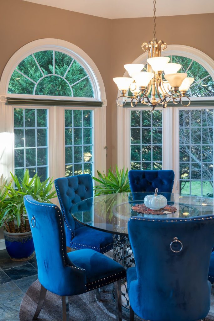 Vytex Fortis arched windows in a dining room